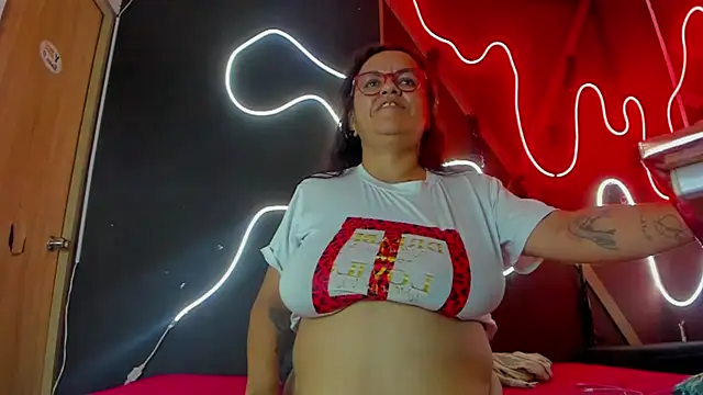 SaraParquer stripchat live cam model