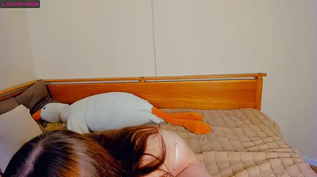 LeilaErcolani stripchat live cam model