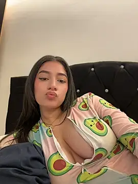 KittyFeet1 stripchat live cam model