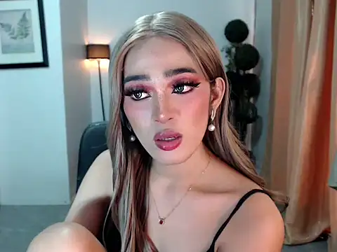 lavandermilk stripchat live cam model