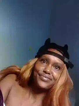 Maridadie stripchat live cam model