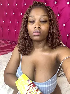 TheeRealBaddie stripchat live cam model