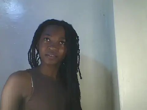 cutebrownny stripchat live cam model
