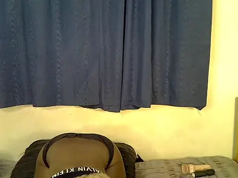flirrtclaudia stripchat live cam model