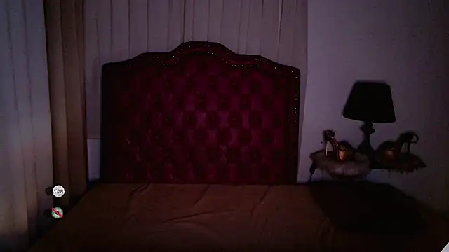 BrendaTaki stripchat live cam model