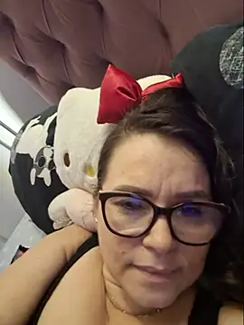MariaPau_83 stripchat live cam model