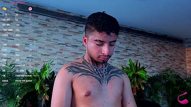 JuanCamiilo_66 stripchat live cam model