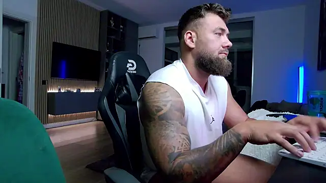 UbbeViking stripchat live cam model