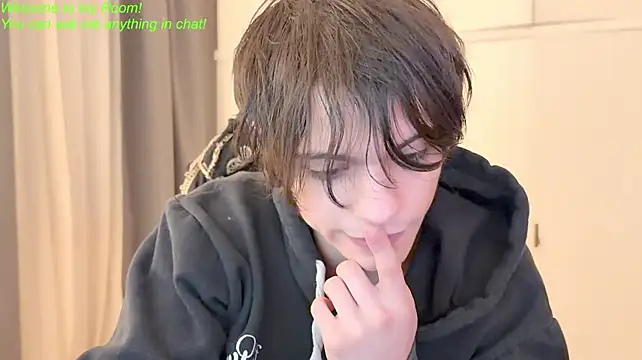 SasukeUhchiaa stripchat live cam model