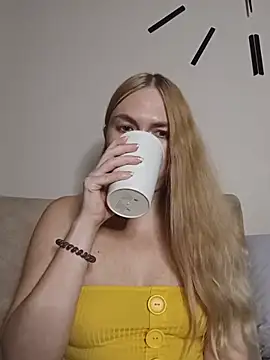 KisaVixen stripchat live cam model