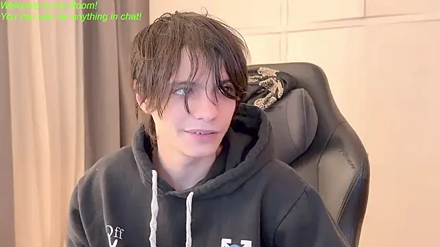 SasukeUhchiaa stripchat live cam model