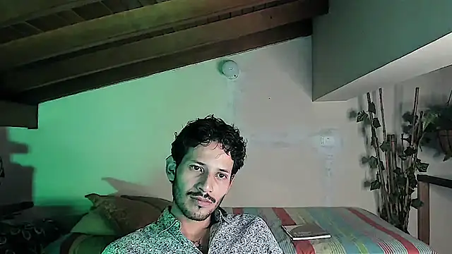 Nicholasrodrii stripchat live cam model