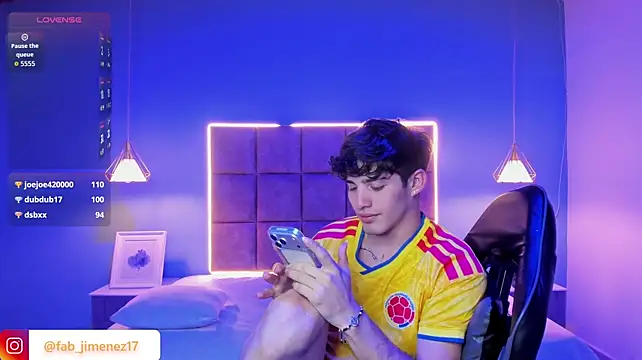 AlejooTwink stripchat live cam model