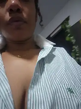 mia_rouxx1 stripchat live cam model