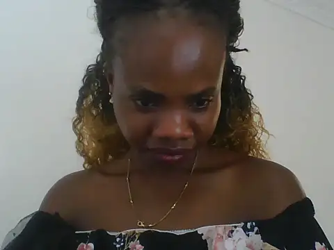 cythuu03 stripchat live cam model