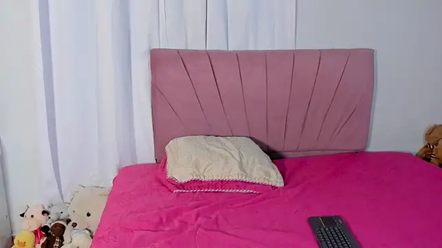 CinthiaCollins stripchat live cam model