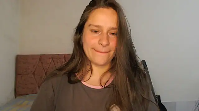 Serenity stripchat live cam model