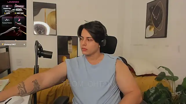 Thom_Ohtani stripchat live cam model
