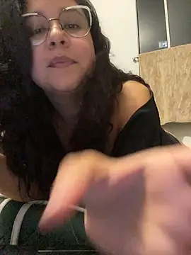 DaphneSky stripchat live cam model