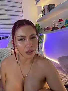 zafiro_mo0n stripchat live cam model