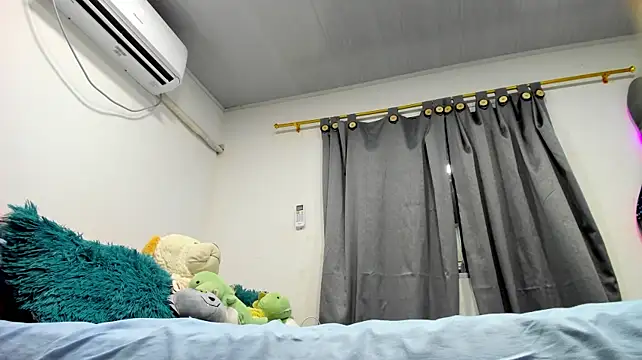 vennuss19 stripchat live cam model