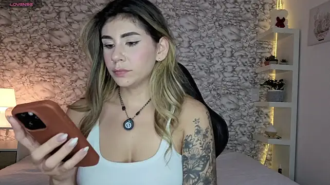 Isabella_Bliss stripchat live cam model