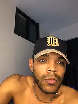 Dmitryholl27 stripchat live cam model