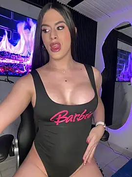 Naughtysofiaa stripchat live cam model