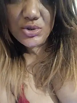 Indianpleasure300 stripchat live cam model