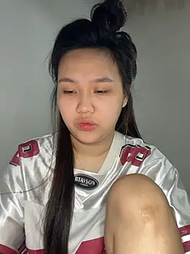Almira6868 stripchat live cam model