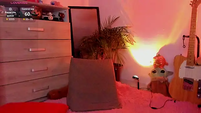 mara-jade stripchat live cam model
