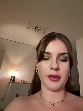 MaribelRiver stripchat live cam model