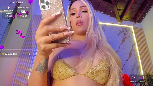 IzamarQueen1 stripchat live cam model