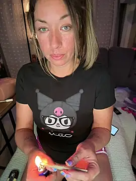 MiraKisss stripchat live cam model
