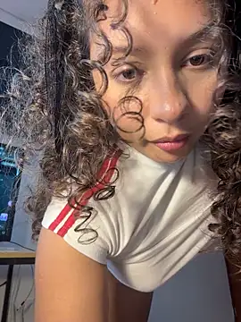 Shara_dreams stripchat live cam model