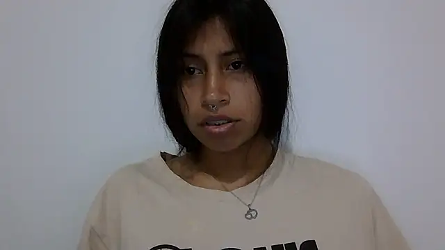 Pocahontas_Honey stripchat live cam model