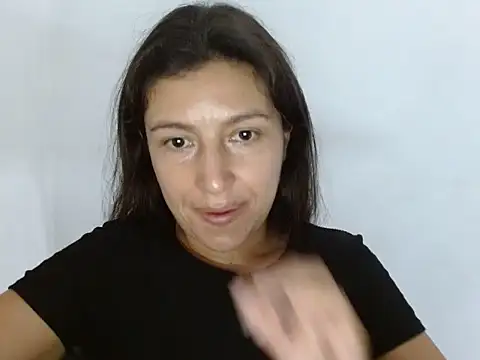 SarahFriendly stripchat live cam model
