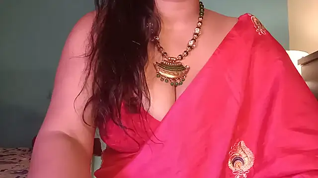 YourDesi_Laila_ stripchat live cam model