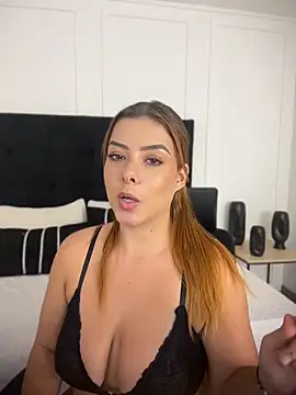 SweettVal_ stripchat live cam model
