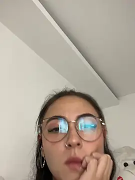 Juli_V29 stripchat live cam model