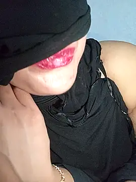 -Batta- stripchat live cam model