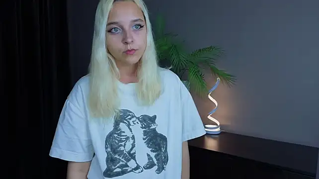 NenaBreiter stripchat live cam model