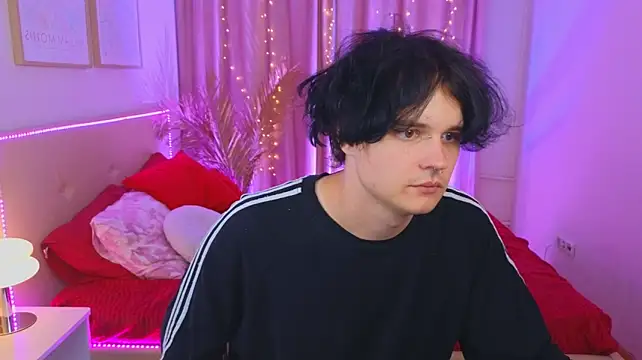 Gothic_Tom_ stripchat live cam model