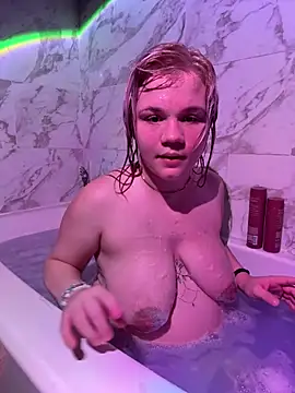 Cutiepiespanks stripchat live cam model