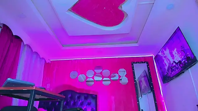 TiffanyMackensyy stripchat live cam model