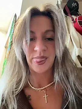 EvvaMur stripchat live cam model