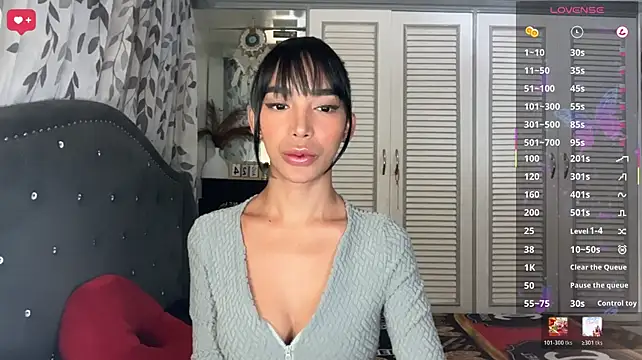 Miss-Carolina stripchat live cam model