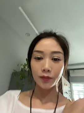 yuanpu0925 stripchat live cam model