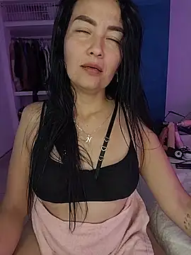 LuluDream stripchat live cam model
