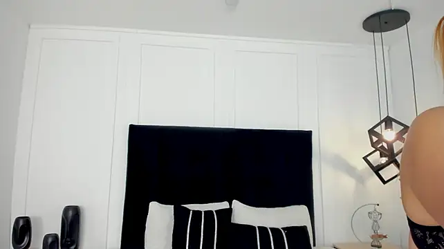 SweettVal_ stripchat live cam model